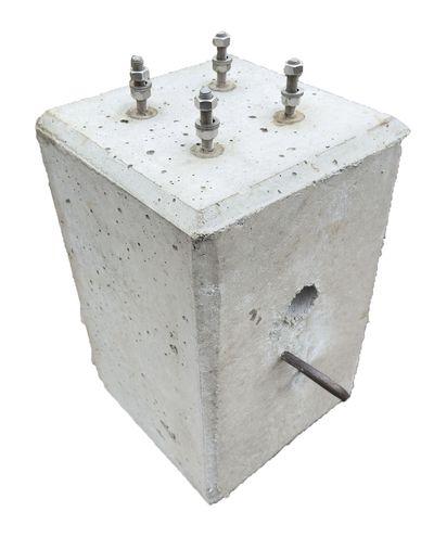 Betonbase til pullerter